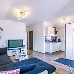 Apartment With Parking Space Bilice, Krka - 13545 Sibenik