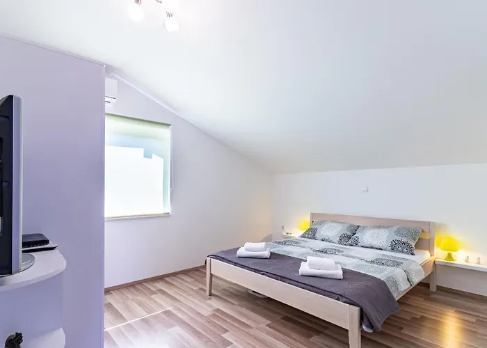 With Parking Space Bilice, Krka - 13545 Appartement *